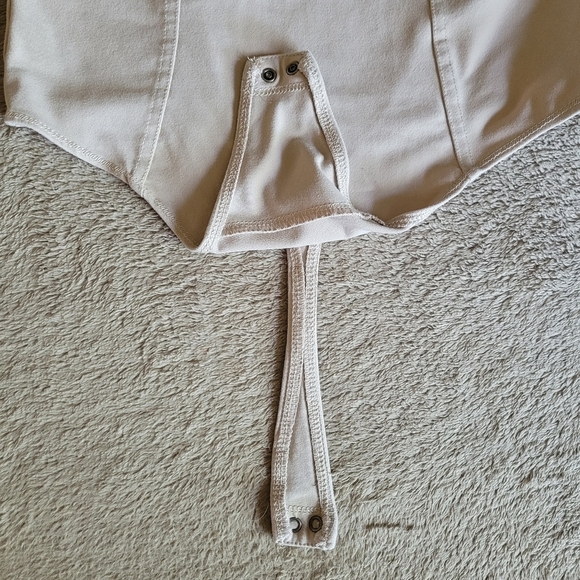 Abercrombie & Fitch Cream Bodysuit - Picture 5 of 10